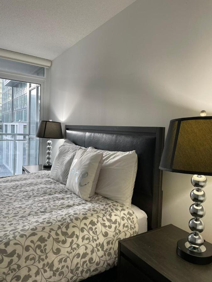 Toronto Downtown Luxurious Stylish 3 Bedroom 3 Bath 2 Balconies Near Rogers Centre Lakeview Condo Экстерьер фото