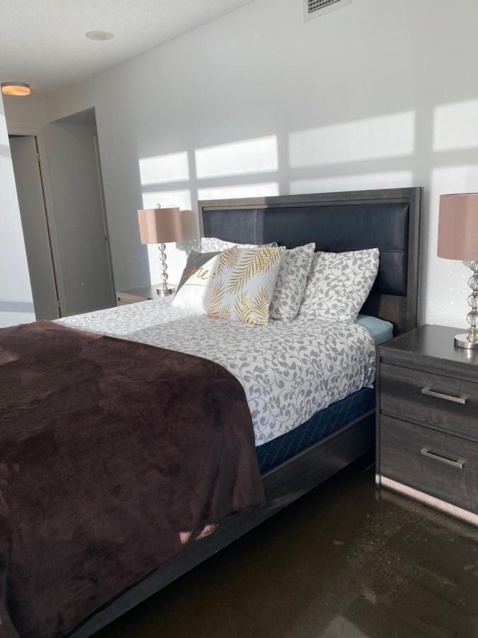 Toronto Downtown Luxurious Stylish 3 Bedroom 3 Bath 2 Balconies Near Rogers Centre Lakeview Condo Экстерьер фото