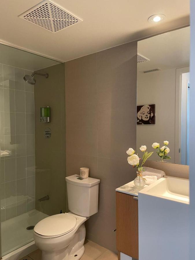 Toronto Downtown Luxurious Stylish 3 Bedroom 3 Bath 2 Balconies Near Rogers Centre Lakeview Condo Экстерьер фото