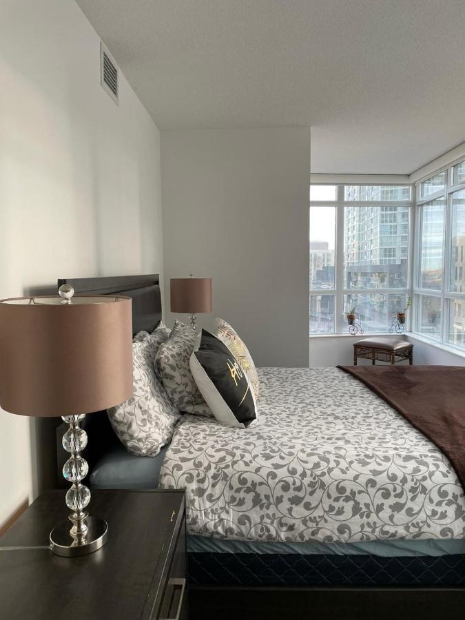 Toronto Downtown Luxurious Stylish 3 Bedroom 3 Bath 2 Balconies Near Rogers Centre Lakeview Condo Экстерьер фото