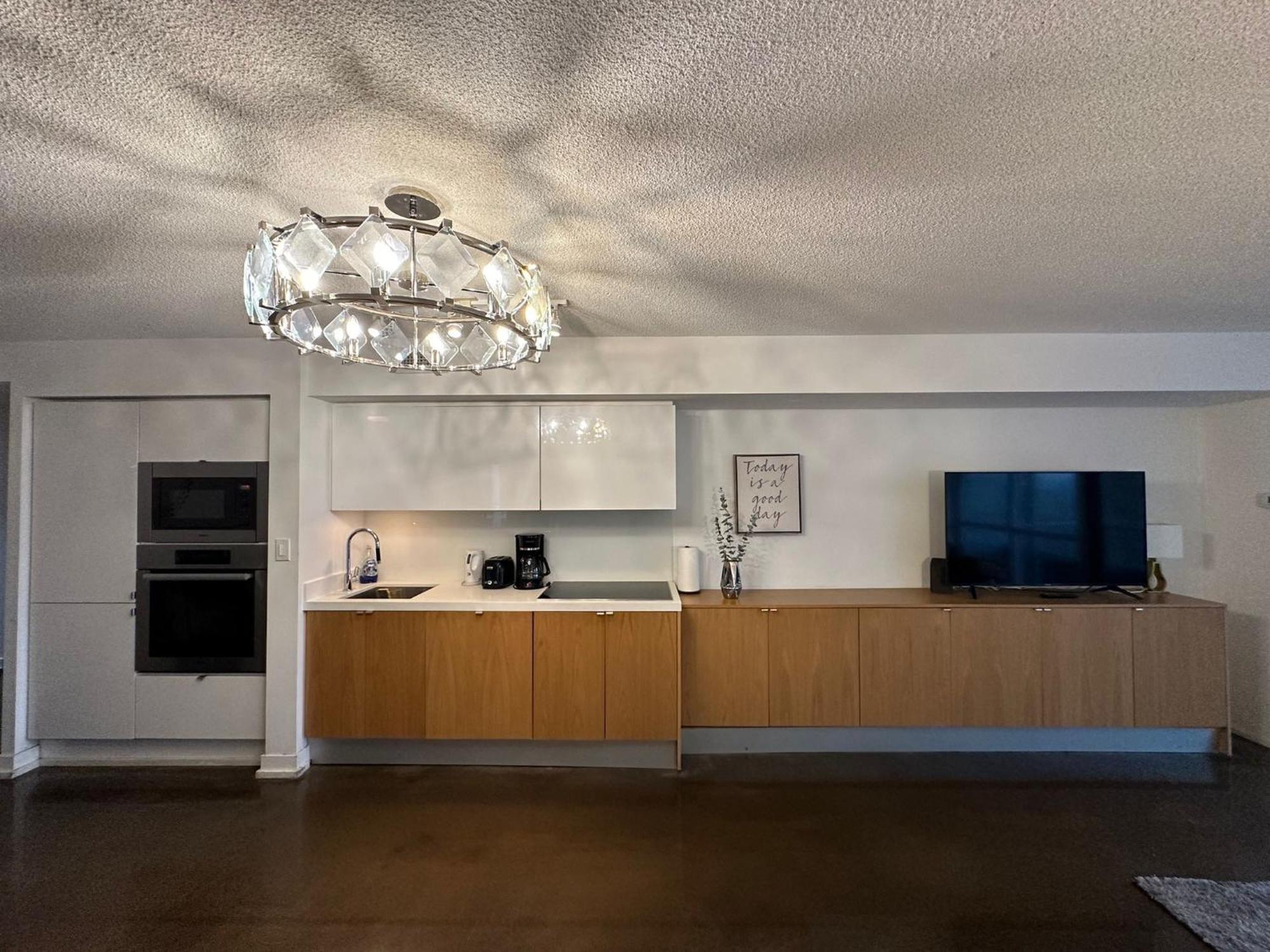 Toronto Downtown Luxurious Stylish 3 Bedroom 3 Bath 2 Balconies Near Rogers Centre Lakeview Condo Экстерьер фото