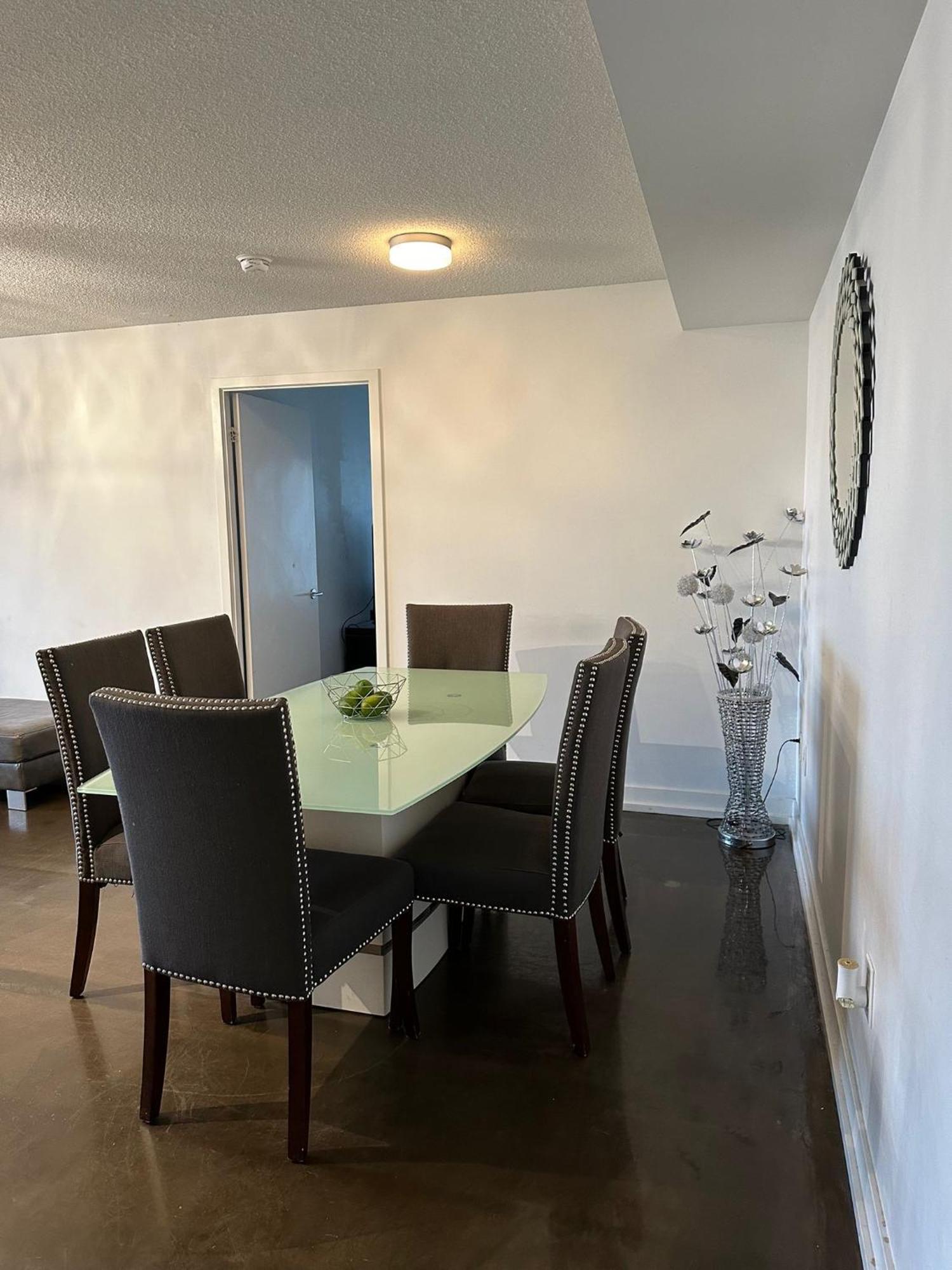 Toronto Downtown Luxurious Stylish 3 Bedroom 3 Bath 2 Balconies Near Rogers Centre Lakeview Condo Экстерьер фото