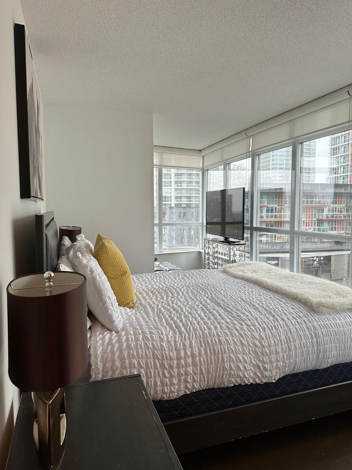 Toronto Downtown Luxurious Stylish 3 Bedroom 3 Bath 2 Balconies Near Rogers Centre Lakeview Condo Экстерьер фото