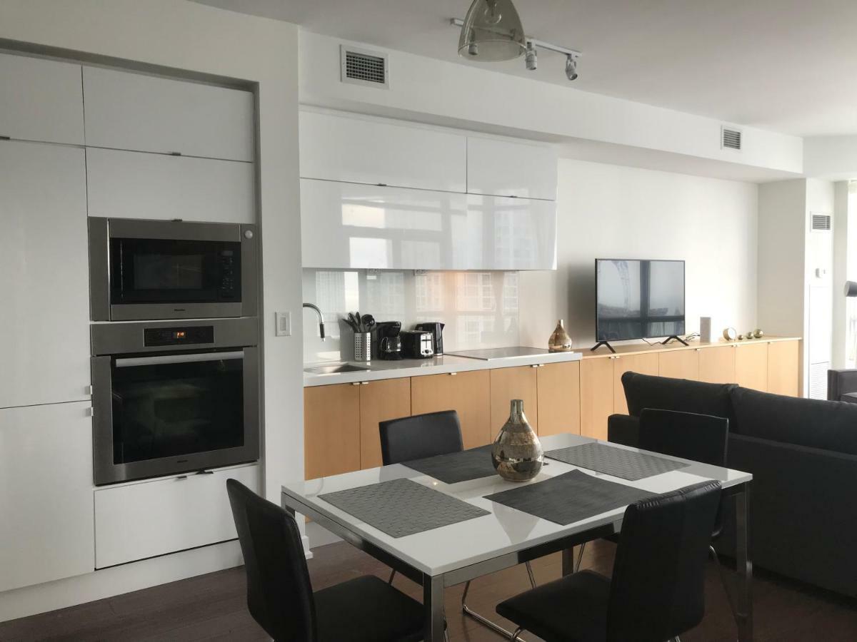 Toronto Downtown Luxurious Stylish 3 Bedroom 3 Bath 2 Balconies Near Rogers Centre Lakeview Condo Экстерьер фото